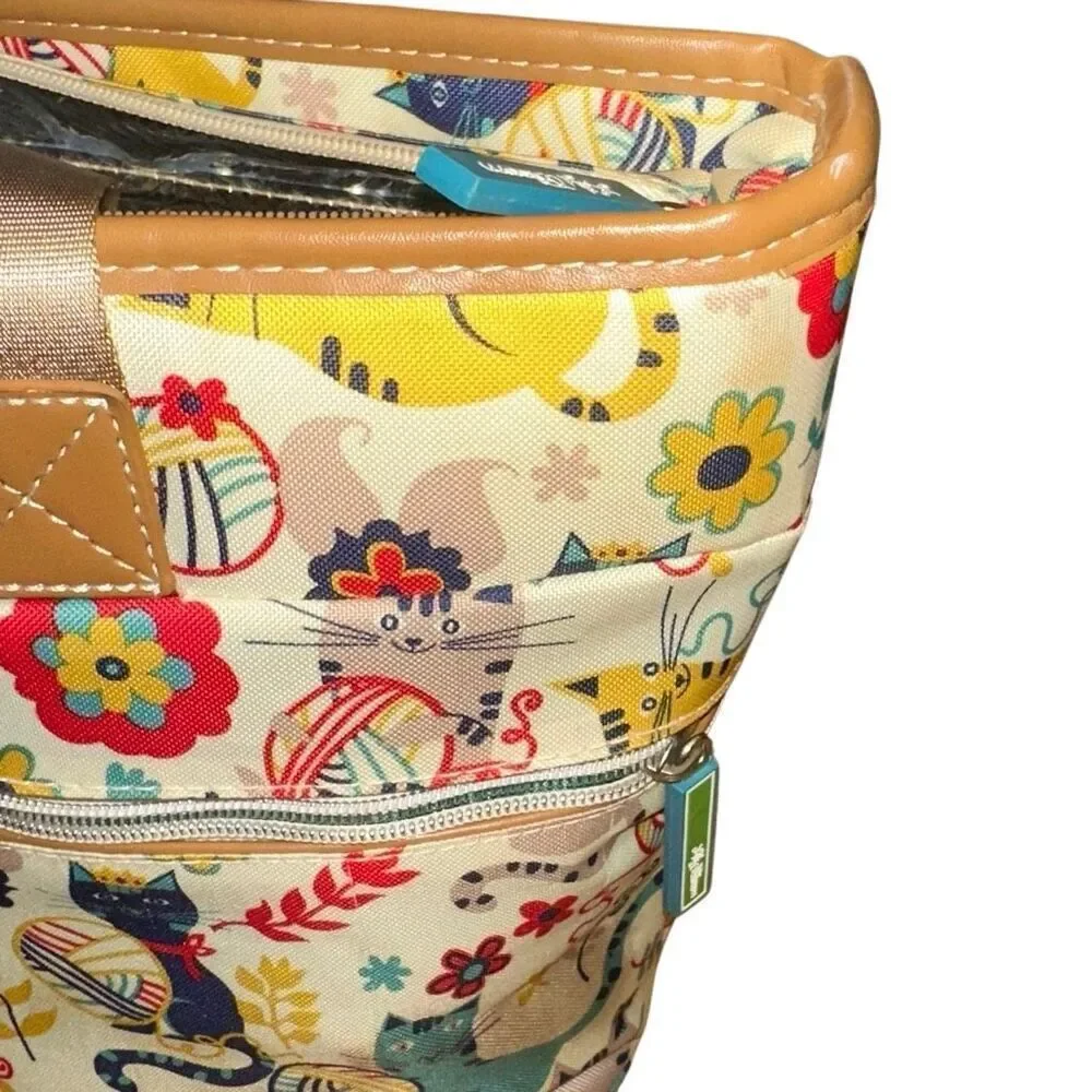 Lily Bloom insulated lunch bag Furry Friends kitty cats adorable friends on it